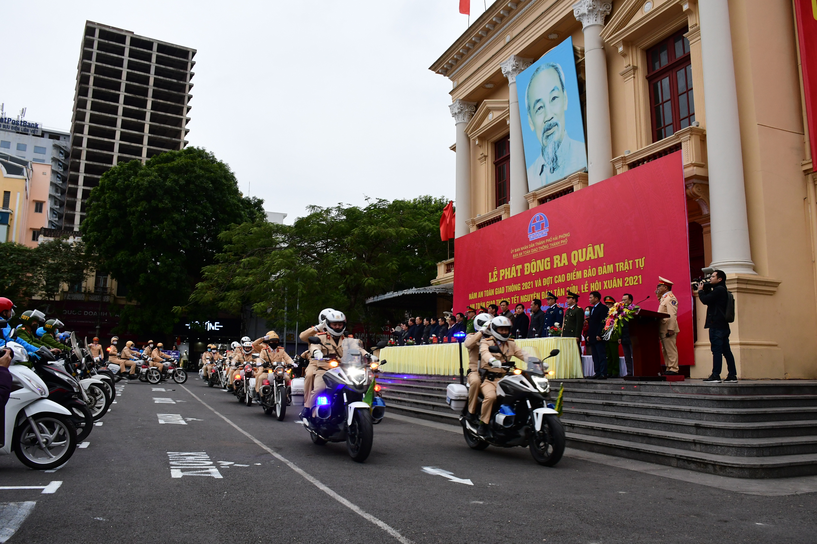 Ra quân năm An toàn giao thông 2021 với chủ đề “Nâng cao hiệu lực, hiệu quả thực thi pháp luật bảo đảm TTATGT”